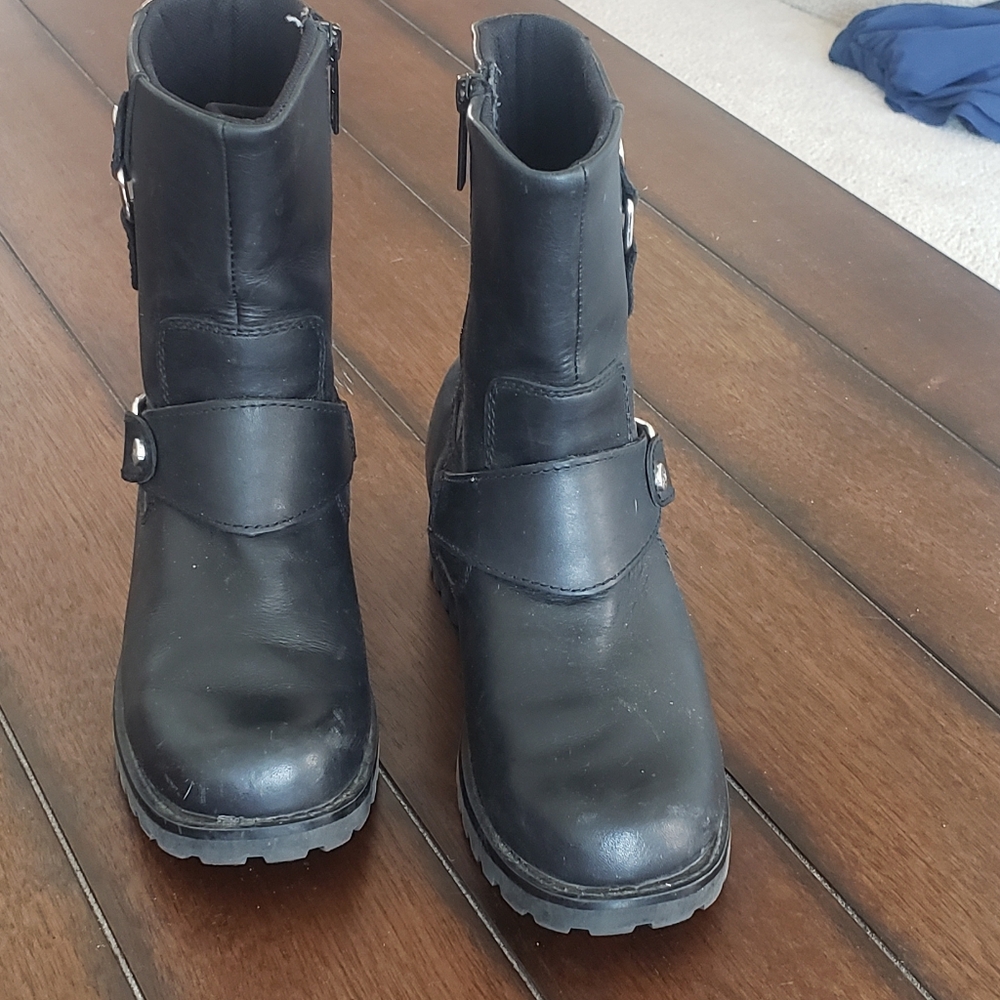 Boots - Picture 5 of 6